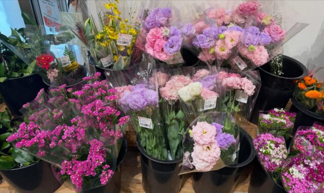 おはようございます😊
4月28日（火）9時オープンしました✨

切り花🌸🌼
佐賀農業高校のお花も入荷してます😊

本日もご来店お待ちしてます😊

#道の駅しろいし