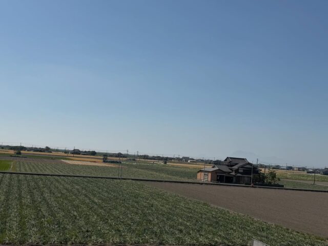 おはようございます☀️
5月19日（火）9時オープンしました！

今日もいいお天気です☀️
道の駅しろいし周辺の景色✨

スイートコーン🌽少しずつ入荷数が増えてきました😊
※スイートコーンに関しまして
地方発送のお問い合わせを多くいただいてますが、今のところ行っておりません🙏🏻
ご来店のお客様を最優先とさせていただいております🙏🏻🙇‍♀️

🍽️2階レストラン、
今まで毎週火曜日定休日してましたが、
5月は道の駅しろいし定休日以外は
営業しております🈺

6月からは『営業日カレンダー🗓️』にてお知らせいたします📢

本日もご来店お待ちしてます😊

#道の駅しろいし