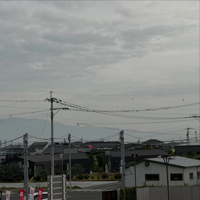 おはようございます😊
5月24日（日）9時オープンしました！

朝から多くのお客様にご来店いただきありがとうございます🙏🏻🙇‍♀️

今朝はとーく（遠く）にバルーン🎈があがってました👏

🌽スイートコーン🌽
本日もお一人様3袋までに制限させていただいております🙇‍♀️

本日もご来店お待ちしてます😊

#道の駅しろいし
